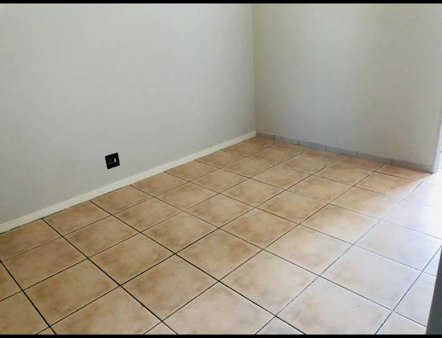 3 BEDROOM APARTMENT FOR SALE IN SUNNYSIDE